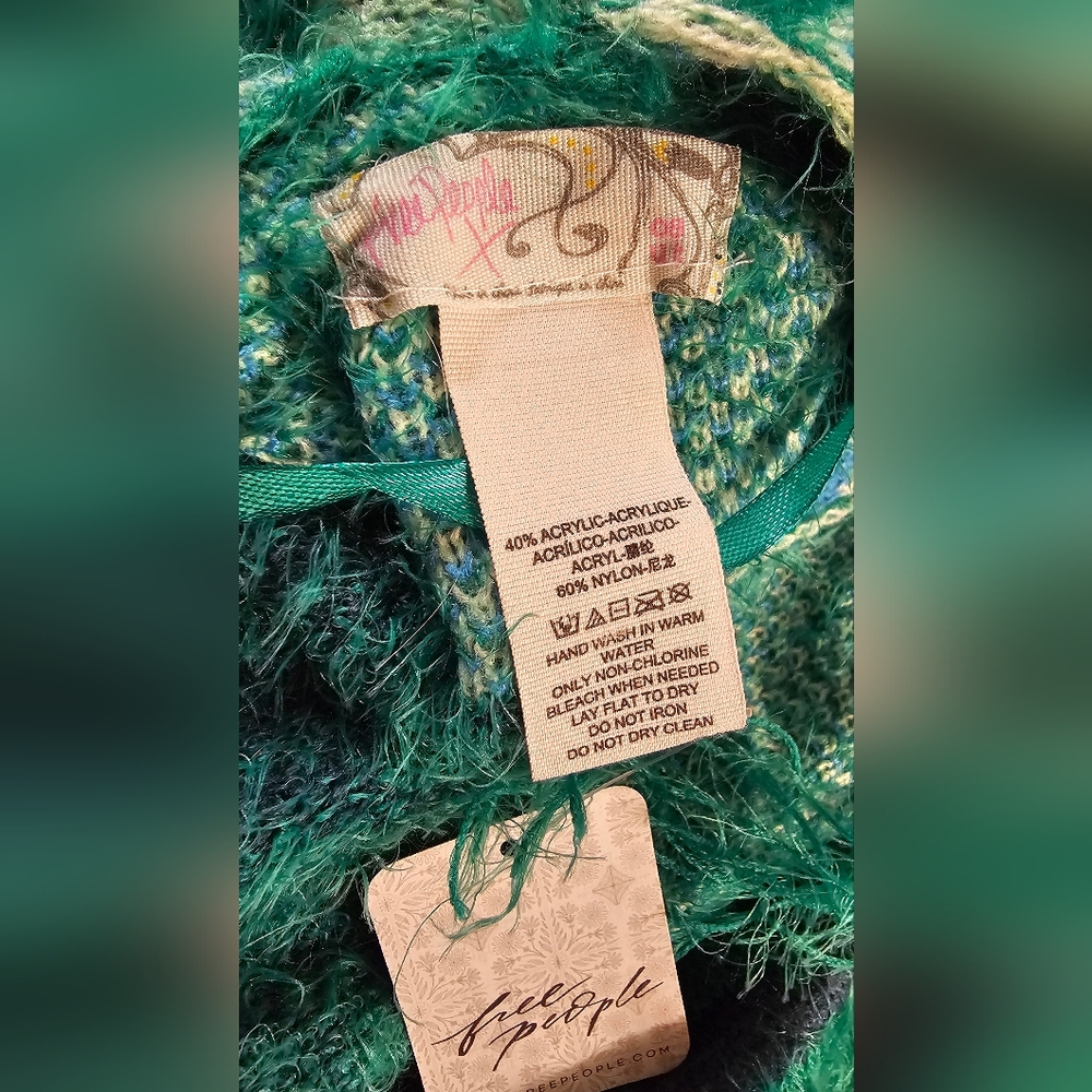 Free People Poncho Green Aztec Sweater Cape One Size New with Tags - Picture 8 of 9